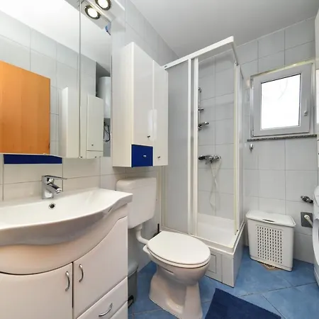 Апартаменты Sea View Izziy *