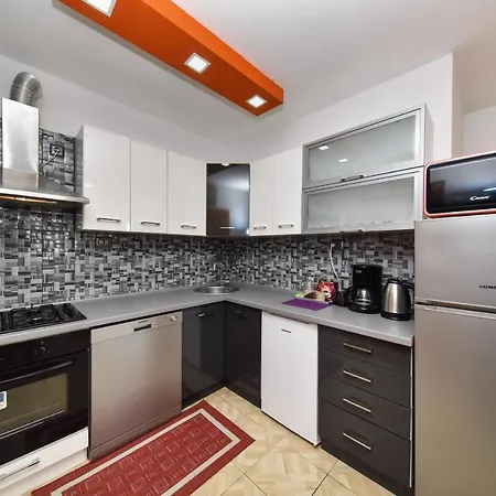 Sea View Izziy Апартаменты