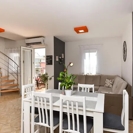Sea View Izziy Апартаменты